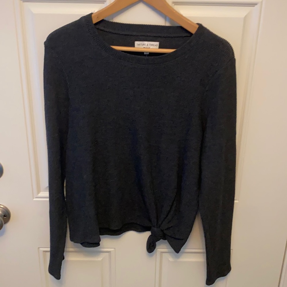 Front tie thermal top